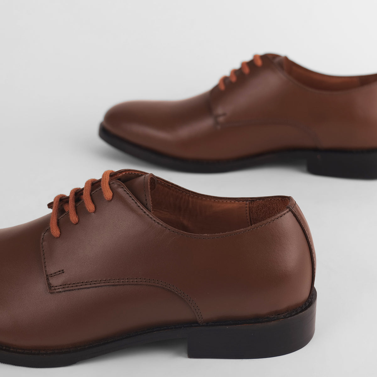 Side view of Blucher Classic Executive brown leather Blucher shoe showing heel profile